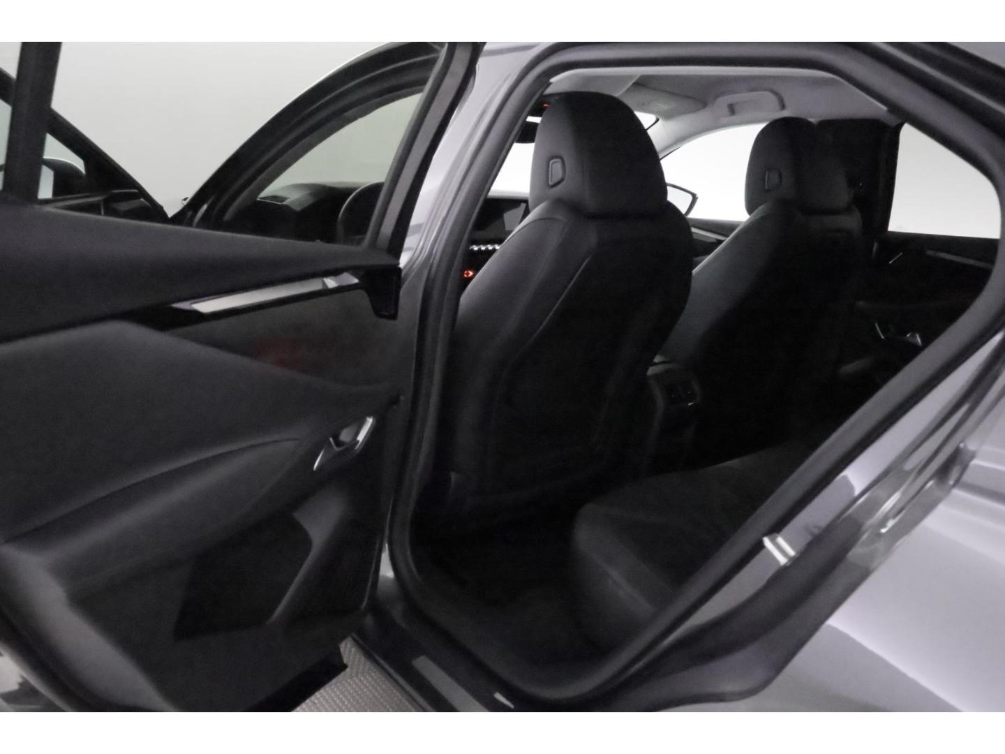 DS Automobiles DS4 1.2PT Aut.130 Etoile Alcantara+LED+NAVI+HUD