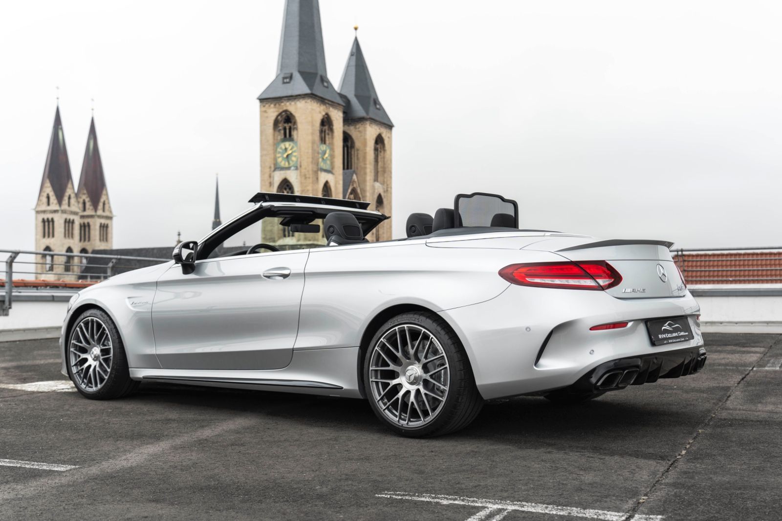 Fahrzeugabbildung Mercedes-Benz C 63 AMG  Cabrio Multibeam  360 Kam  Burmester