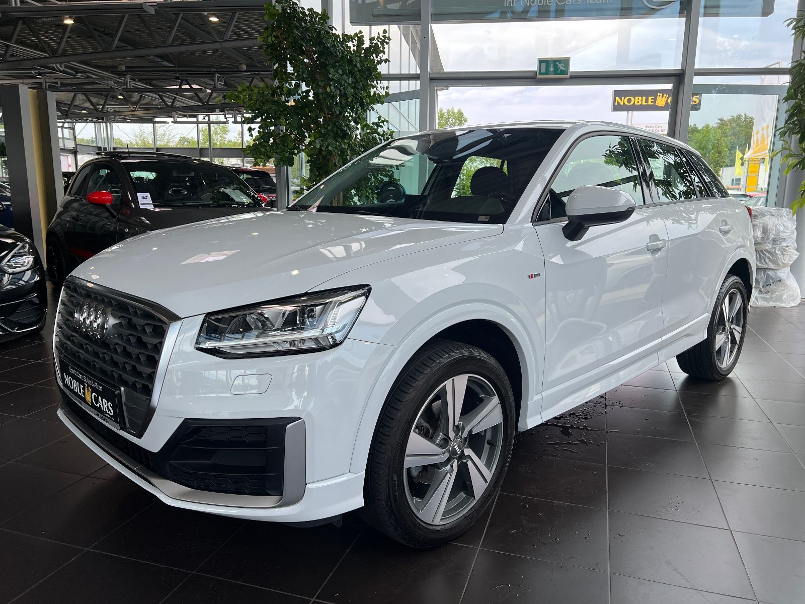 Fahrzeugabbildung Audi Q2 35 TFSI S Line AHK LED NAVI ALU