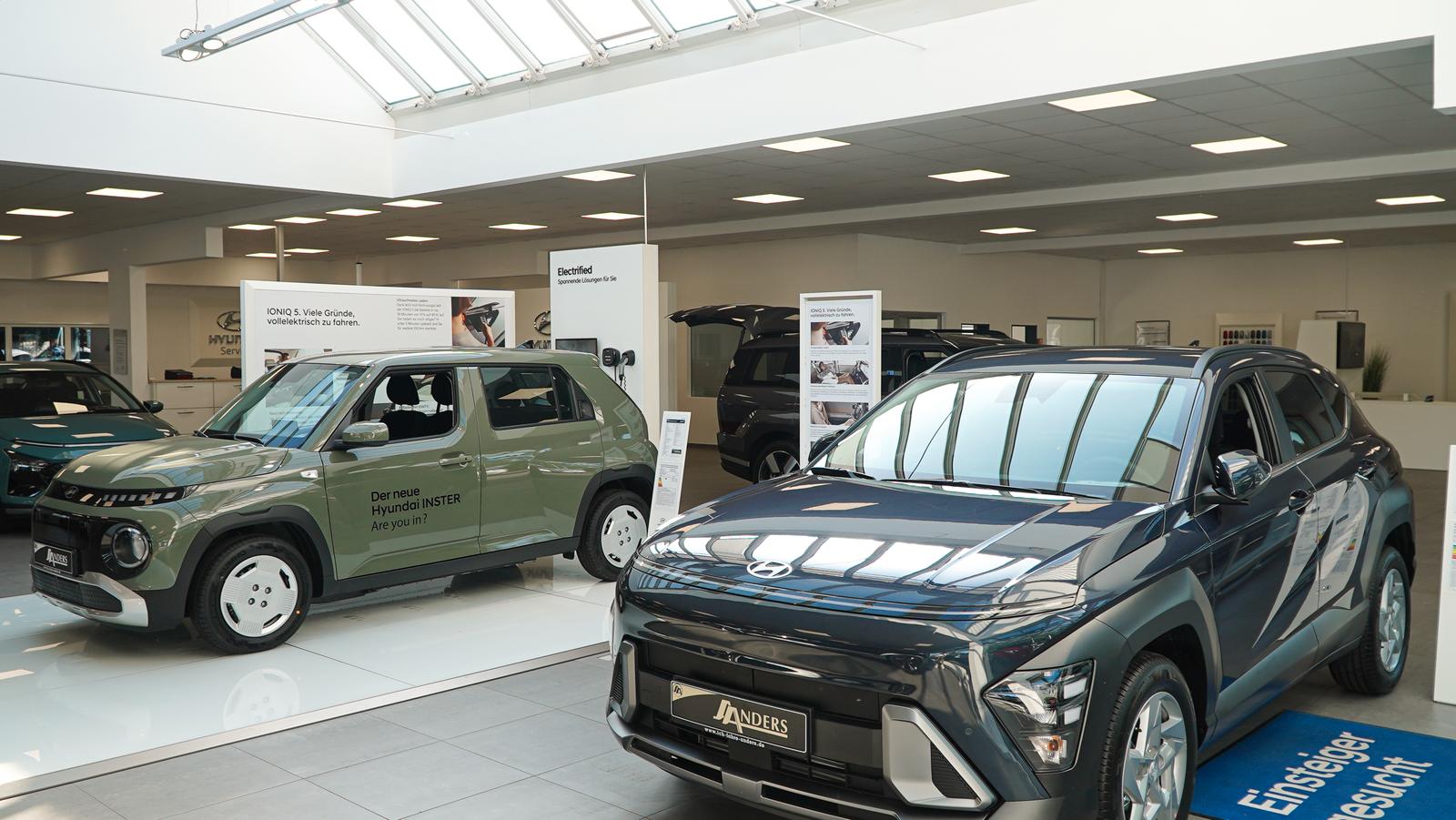 showroom-image-top