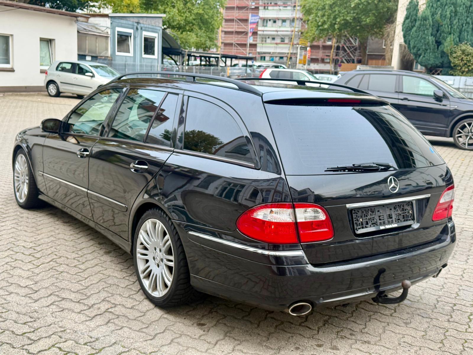 Mercedes-Benz E320 2005 — photo 9