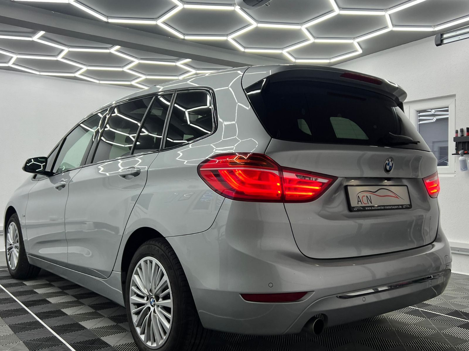 Fahrzeugabbildung BMW 218 d Gran Tourer LUXURY Line/PANO/LED/7-SITZER