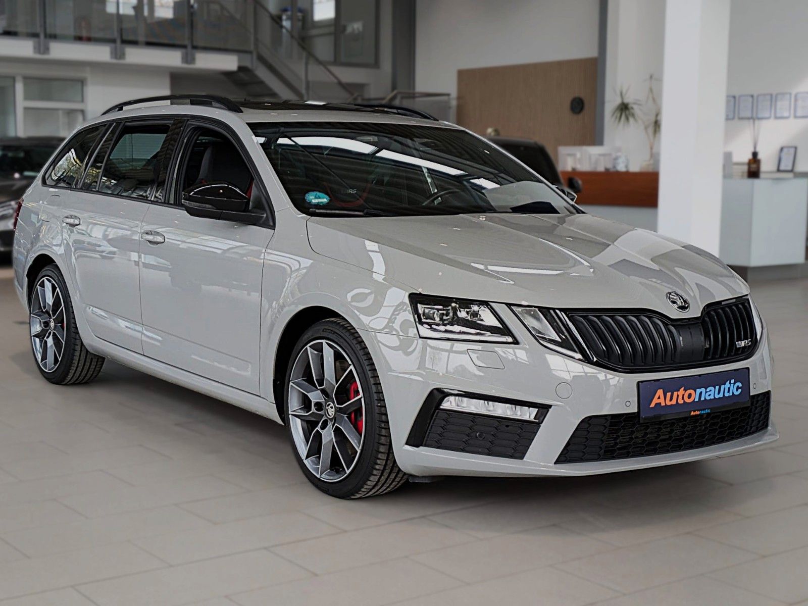 Fahrzeugabbildung SKODA Octavia RS DSG PANO ACC LED VIRTUAL CAM CARPLAY