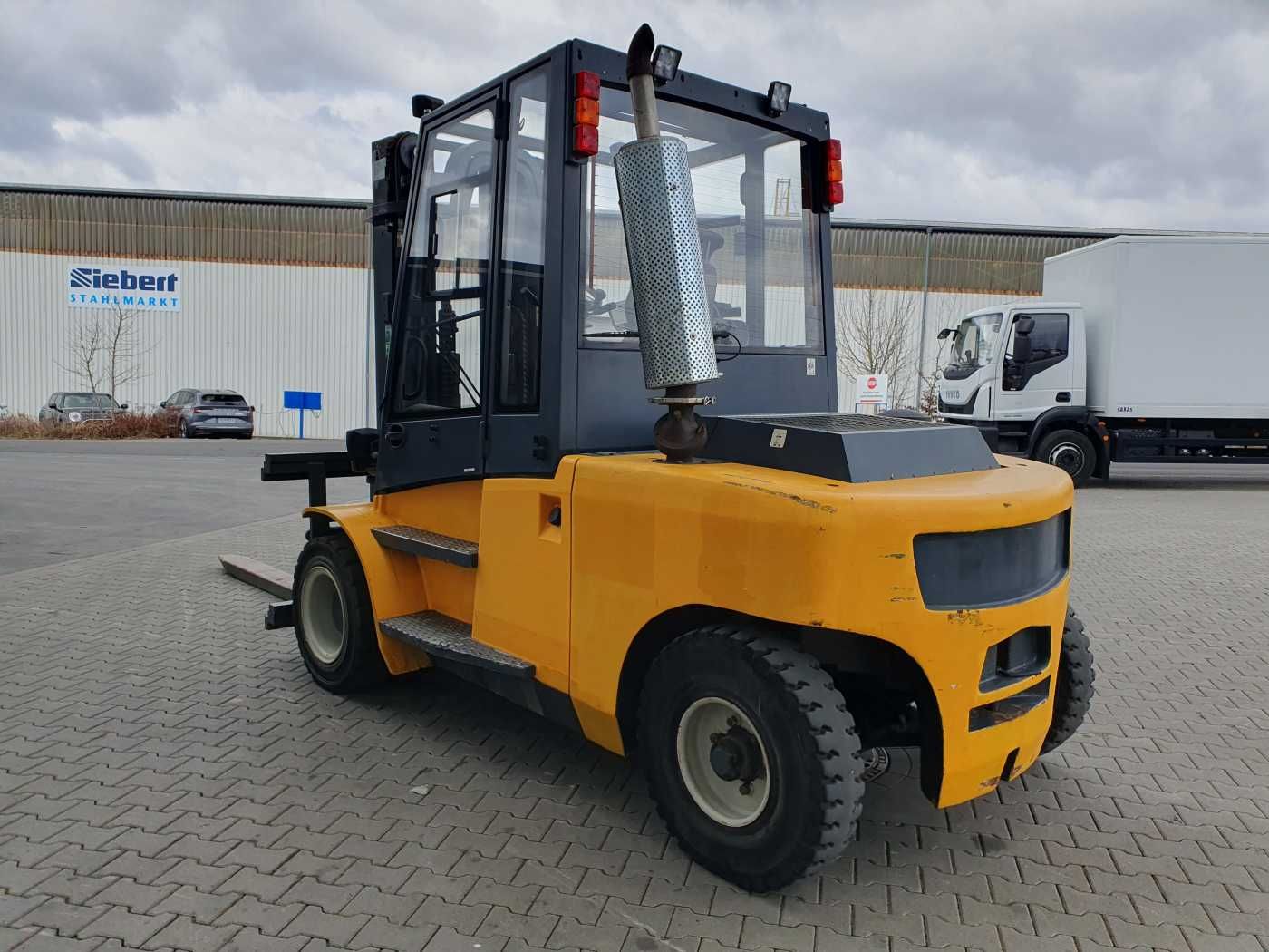 Fahrzeugabbildung Jungheinrich DFG 680 / 4.500mm / 2.413h / Zinkenverstellgerät