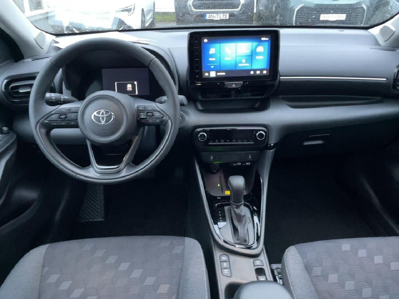 Fahrzeugabbildung Toyota Yaris Hybrid 116PS Teamplayer + Comfort Paket