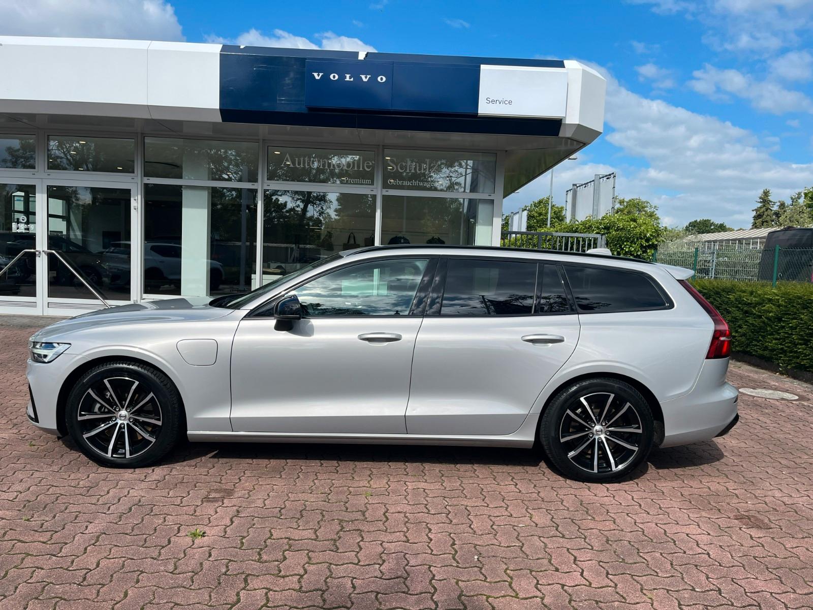 Volvo V60 T6 AWD Plug-in Hybrid Plus Dark Auto