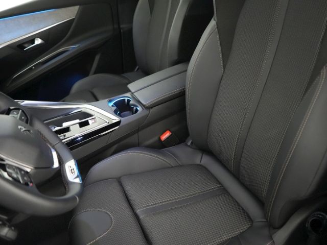 3008 GT HYBRID 145 e-DSC6+AHK+NAVI+360 GRAD KAME