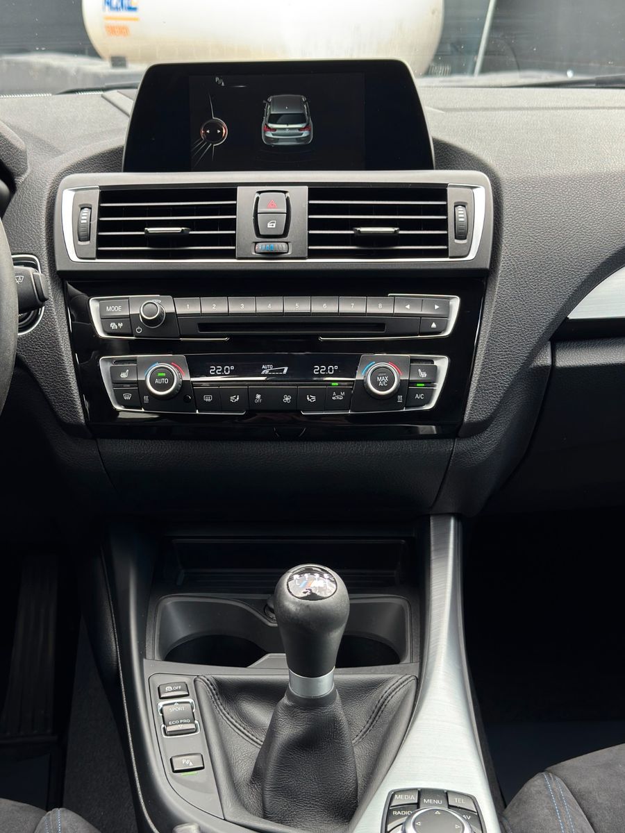 Fahrzeugabbildung BMW M140i Aero REMUS HIFI PDC KZG Keyless Alcantara