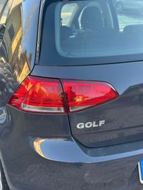 Volkswagen Golf - 11