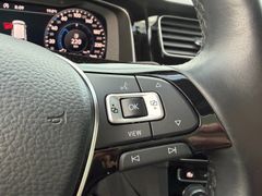 Fahrzeugabbildung Volkswagen Golf VII Variant 1.5 TSI Highline *PANO*R-LINE*