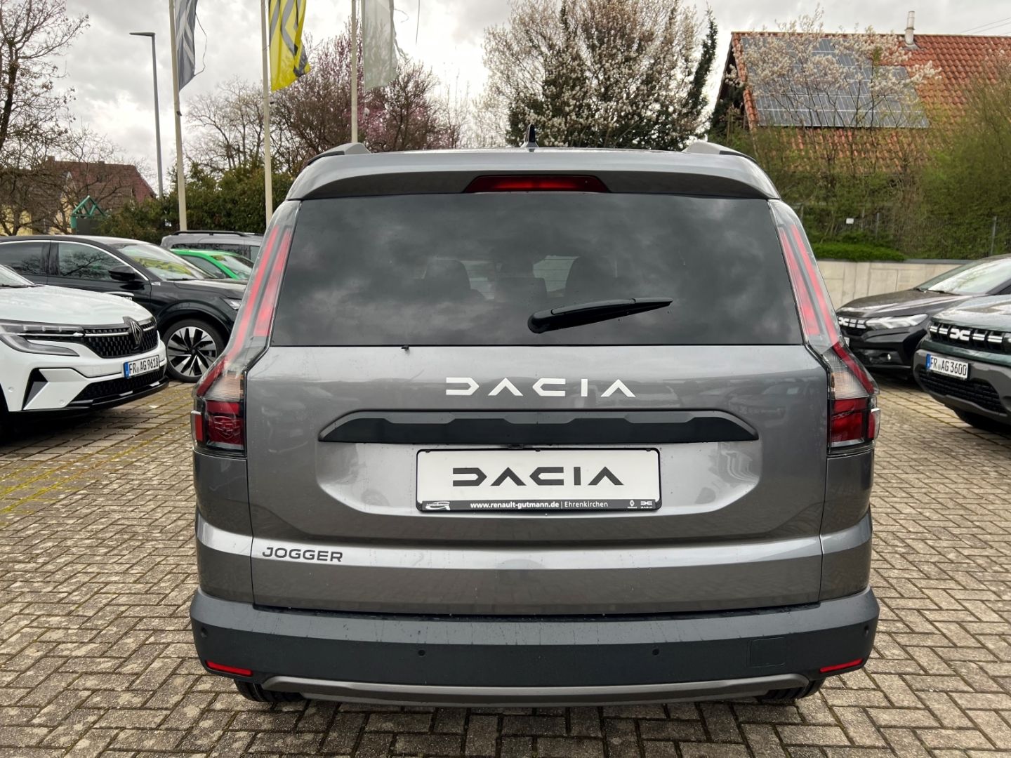 Fahrzeugabbildung Dacia Jogger Journey Navi Klimaautom Fahrerprofil SHZ