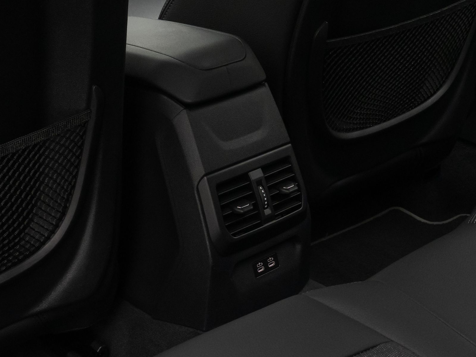 Fahrzeugabbildung BMW 118i Sport Line DAB CockPitPr PDC Fernlichtassis