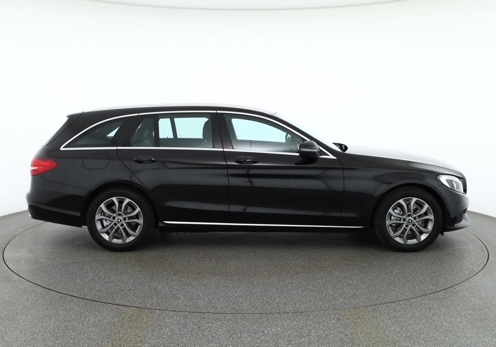 Mercedes-Benz C180 T Avantgarde LED Navi Sitzheizung Tempomat