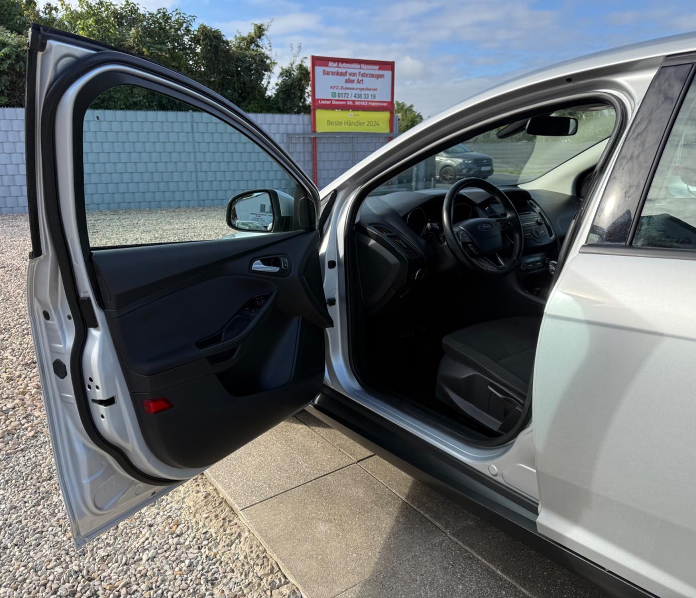 Ford Focus 1,6 Titanium Sportsitze Sport Lenkrad
