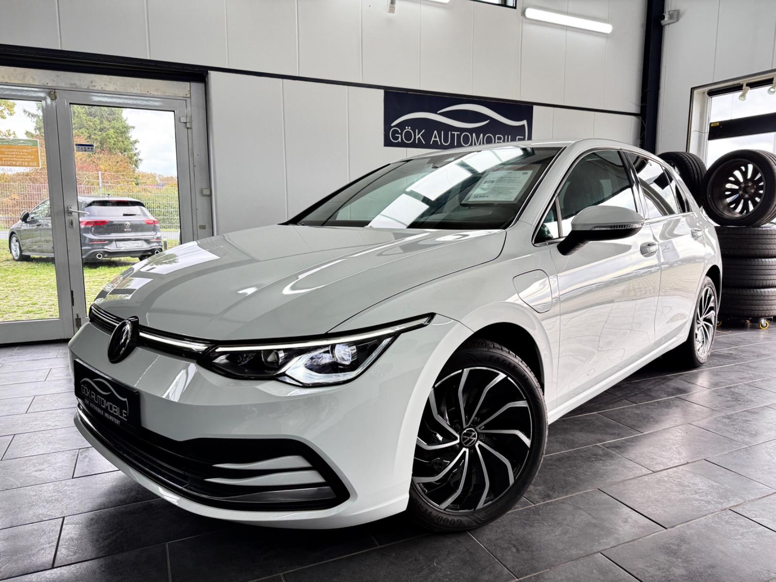 Volkswagen Golf VIII Lim. Style eHybrid LED*MASSAGE*AHK*