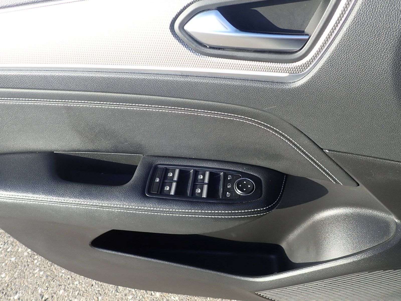 Fahrzeugabbildung Renault Arkana INTENS TCe 140 EDC (M