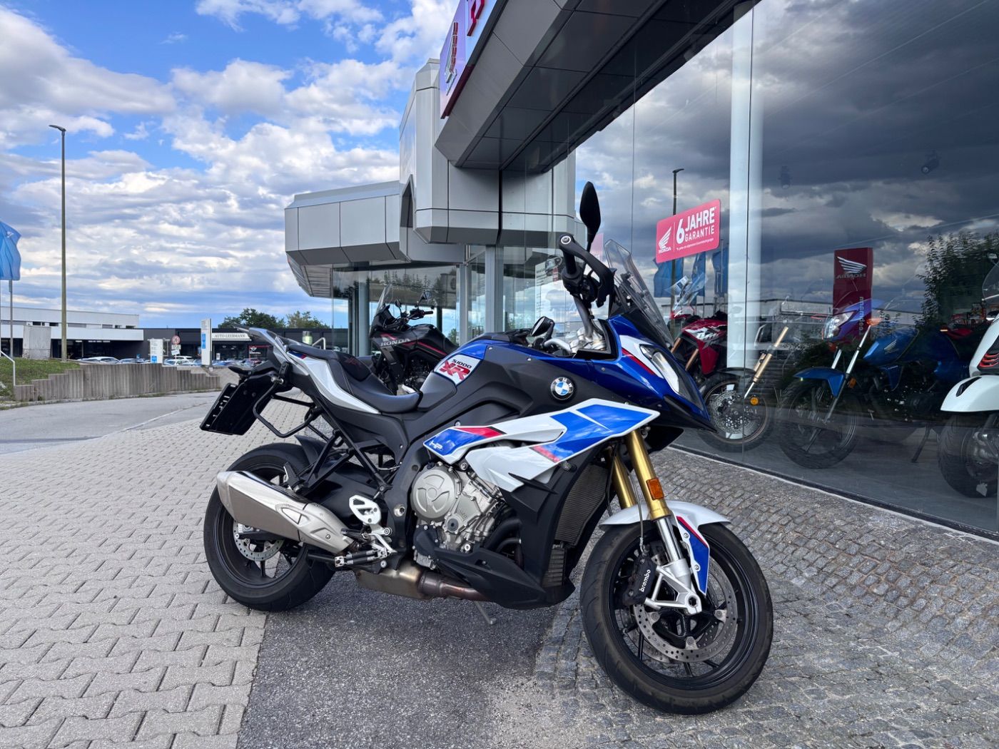 Fahrzeugabbildung BMW S 1000 XR K49 2 Pakete