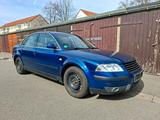 Volkswagen Passat 1.8T Blau - Volkswagen Passat Variant aus 2000