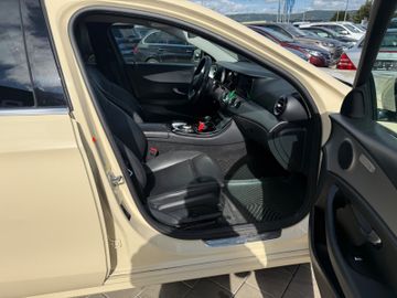 Mercedes E 200 - 12