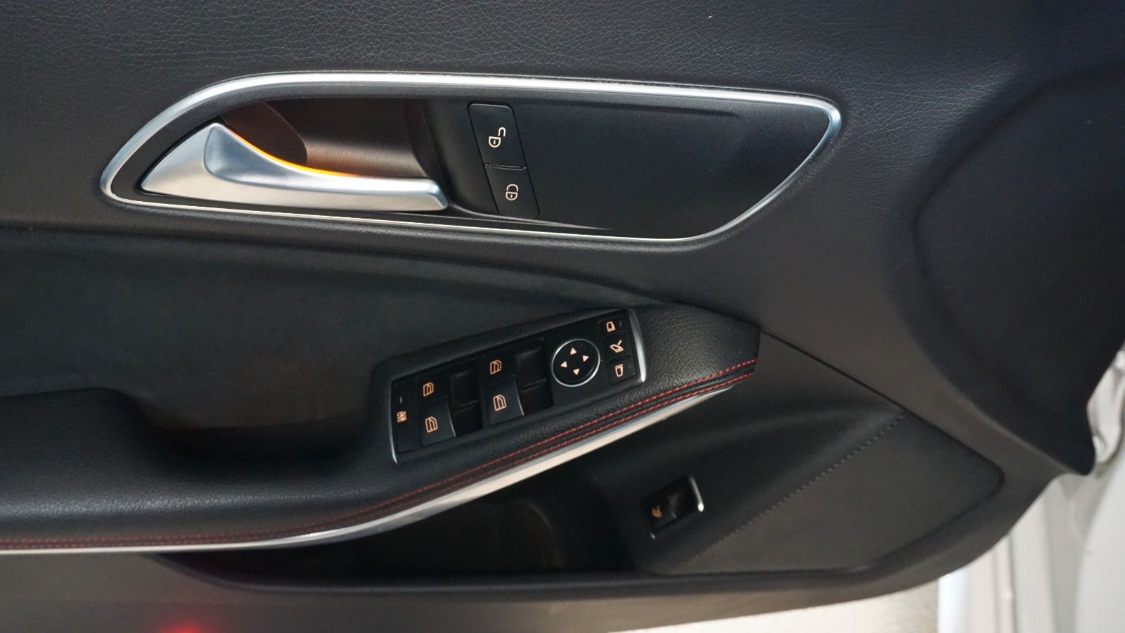 Fahrzeugabbildung Mercedes-Benz CLA 200 AMG