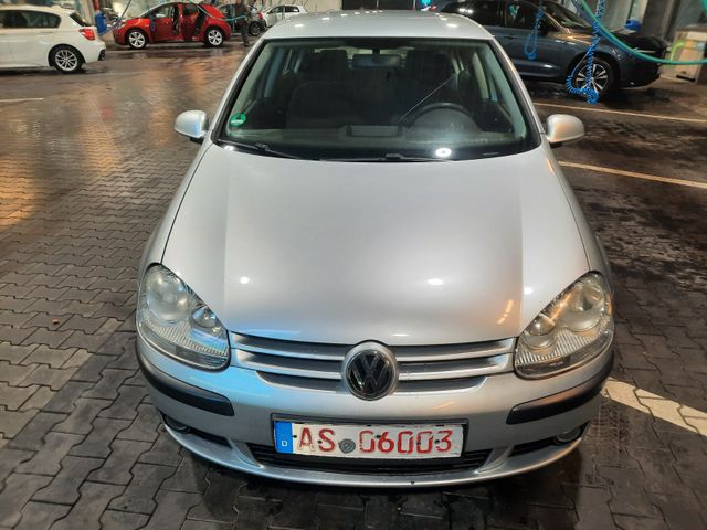 Volkswagen Golf 1.6 Comfortline/Tüv 12-2025