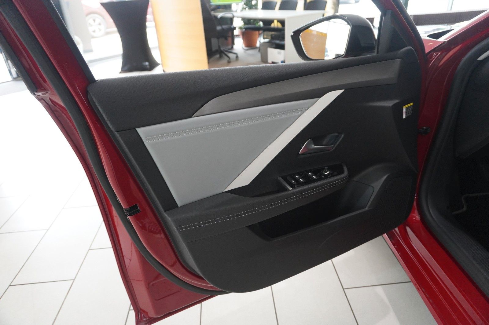Fahrzeugabbildung Opel Astra L Lim. 1.2T ELEGANCE NAVI/LED/KAMERA/DAB+