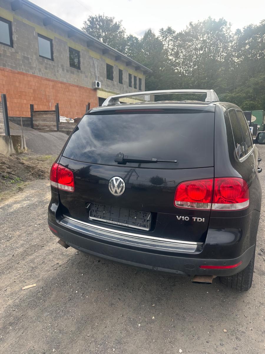Volkswagen Touareg 2004 — салон