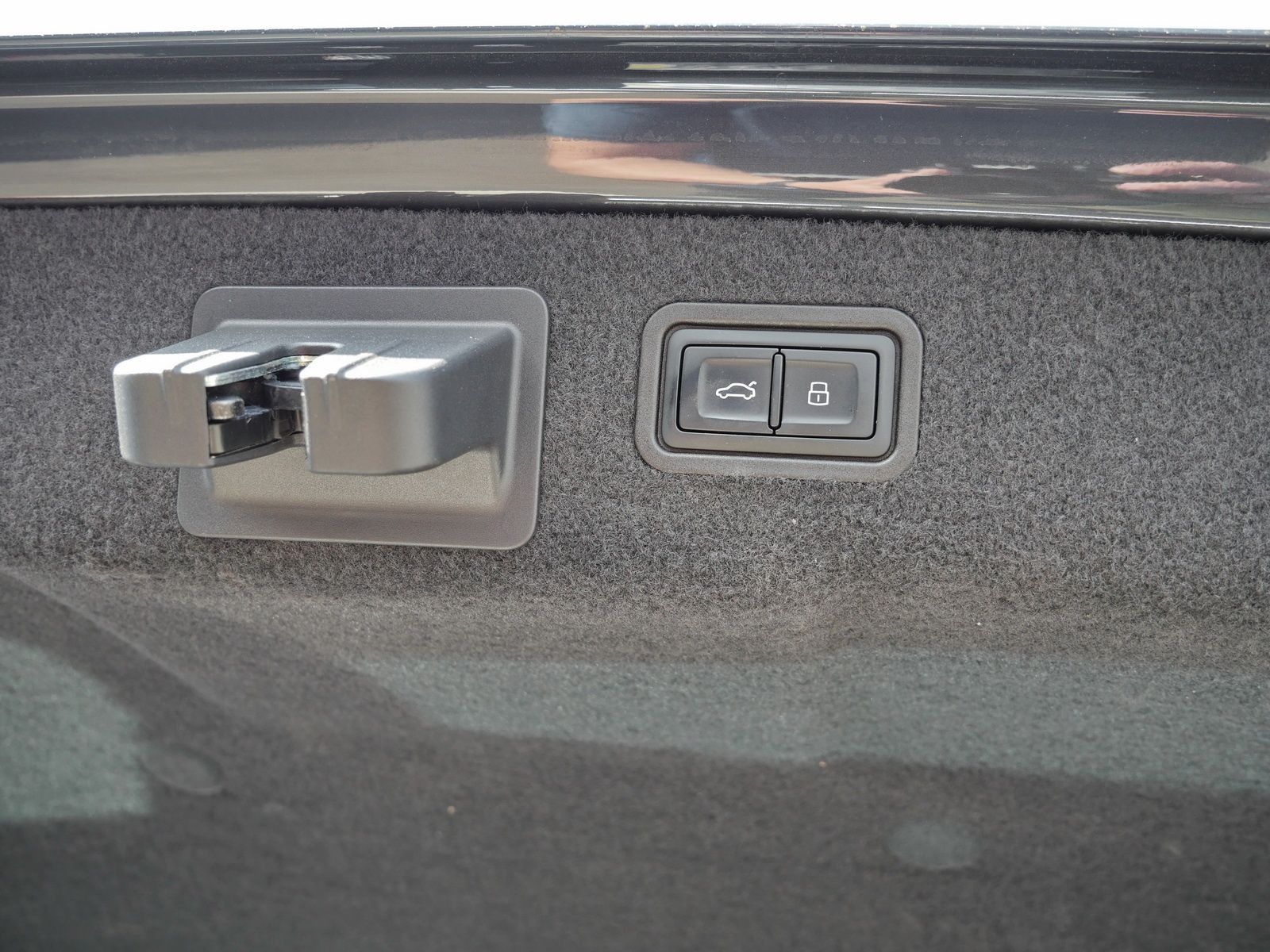 Audi A8 - Bild 25