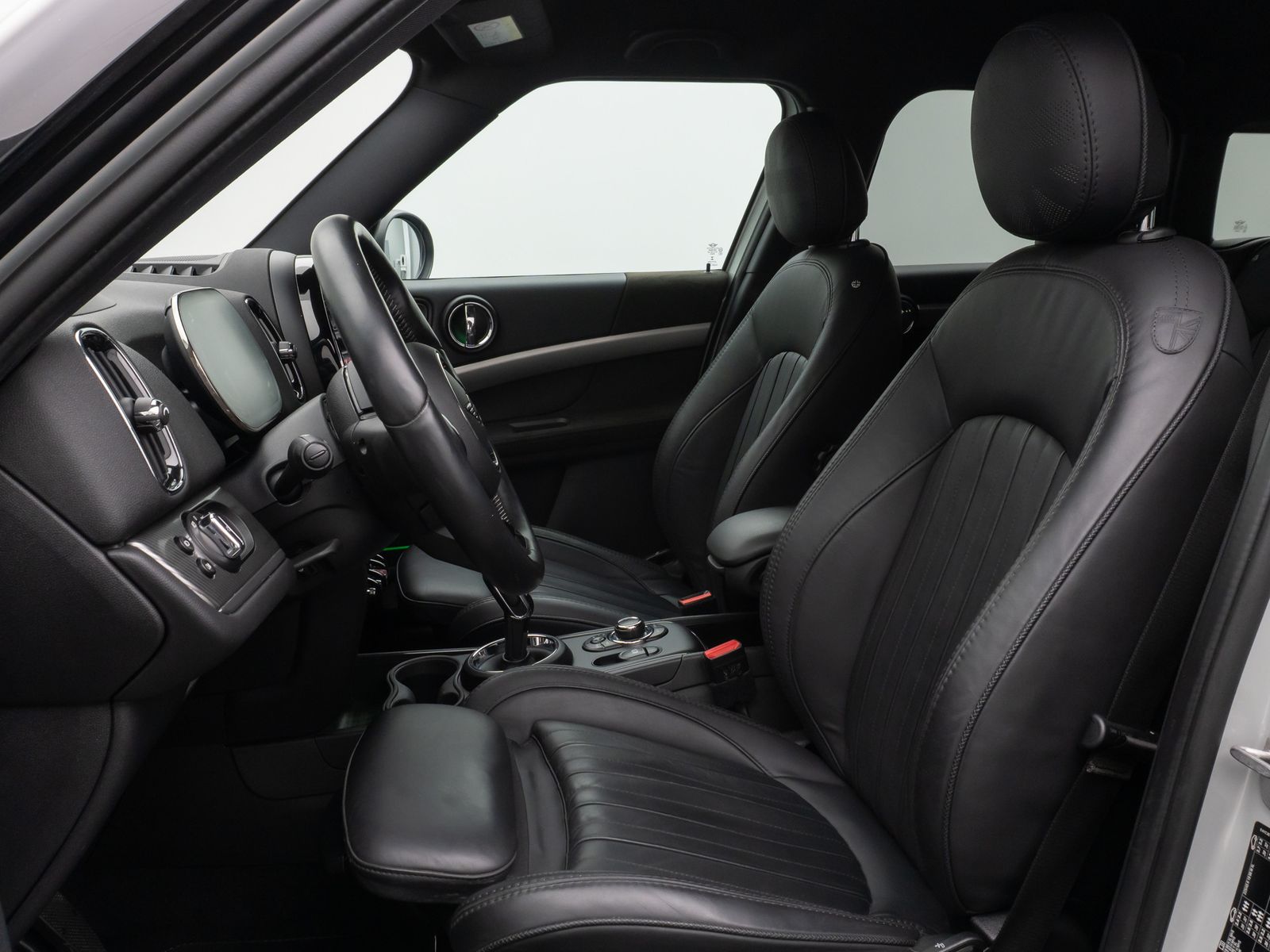 Fahrzeugabbildung MINI Cooper SD Countryman ALL4 HUD DAB Kamera 19Zoll