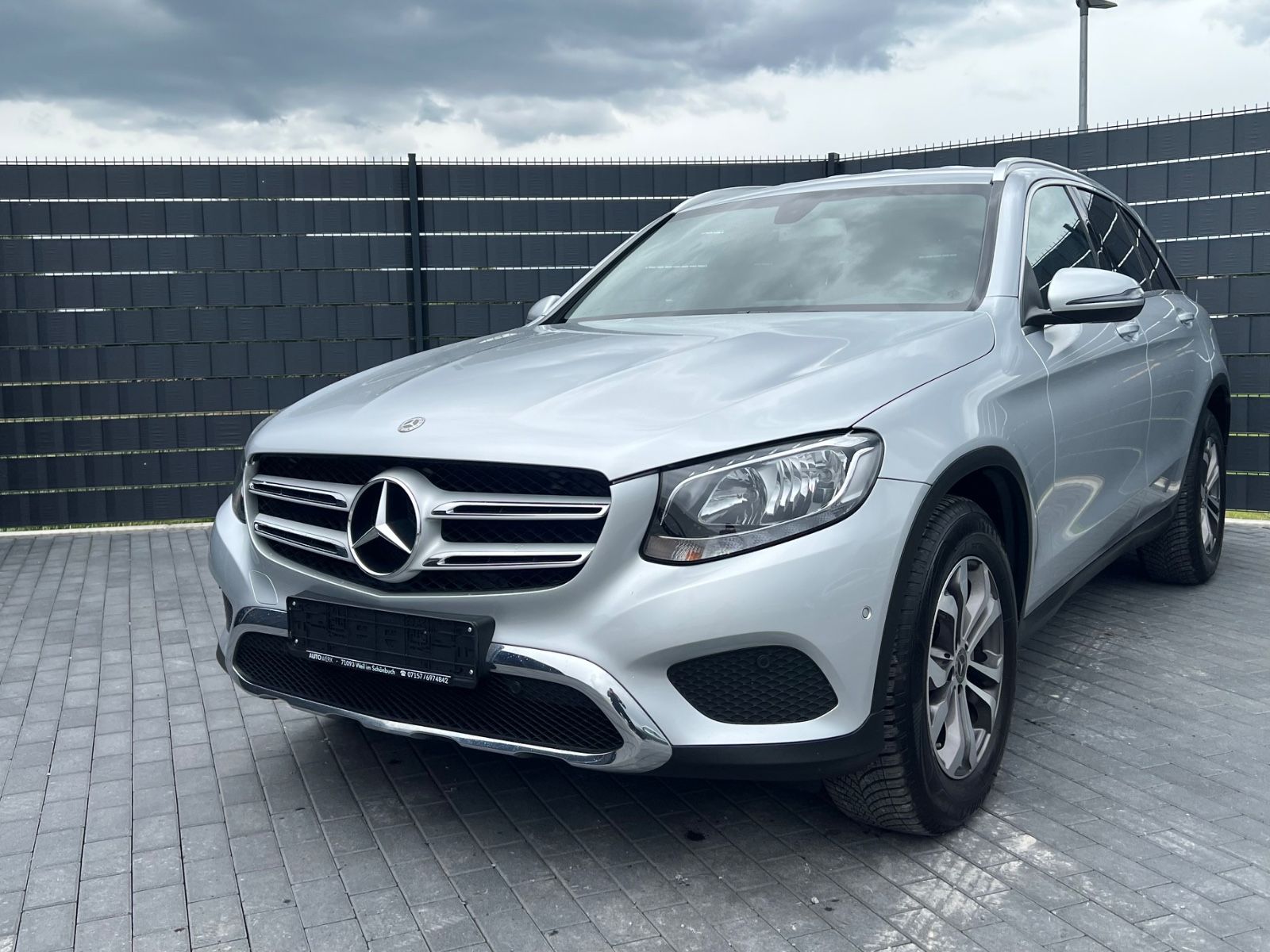 MERCEDES-BENZ GLC 250 4Matic*9G-TRONIC*PDC*SHZ*NAVI*