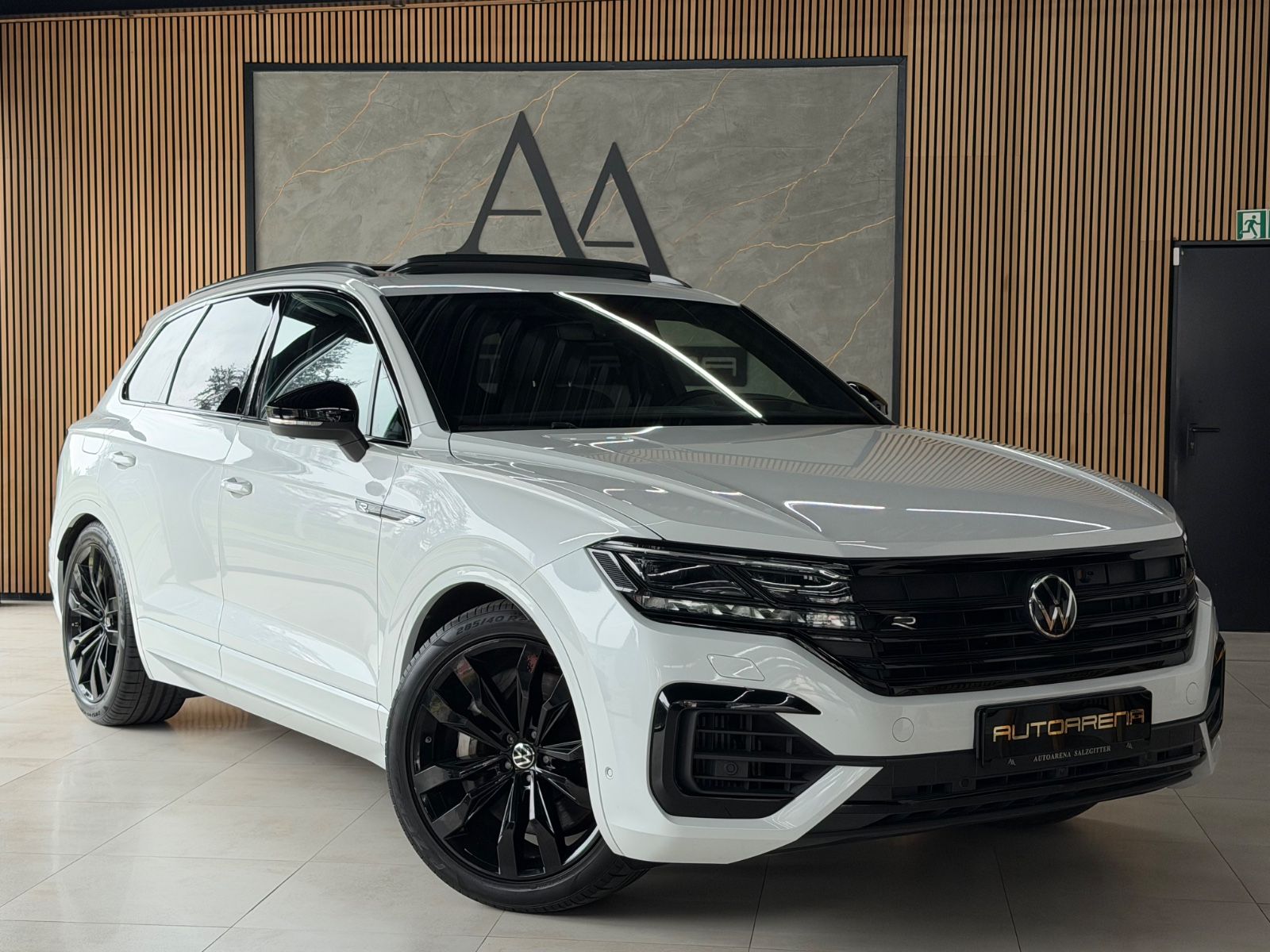 VW Touareg R 3.0 eHybrid 4M*PANO*AHK*HuD*MATRIX-LED
