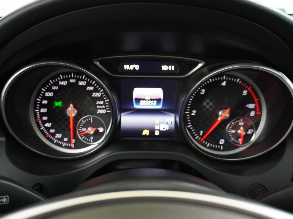 Mercedes-Benz A 220 d A45 Spoiler AMG Styling panorama dach si
