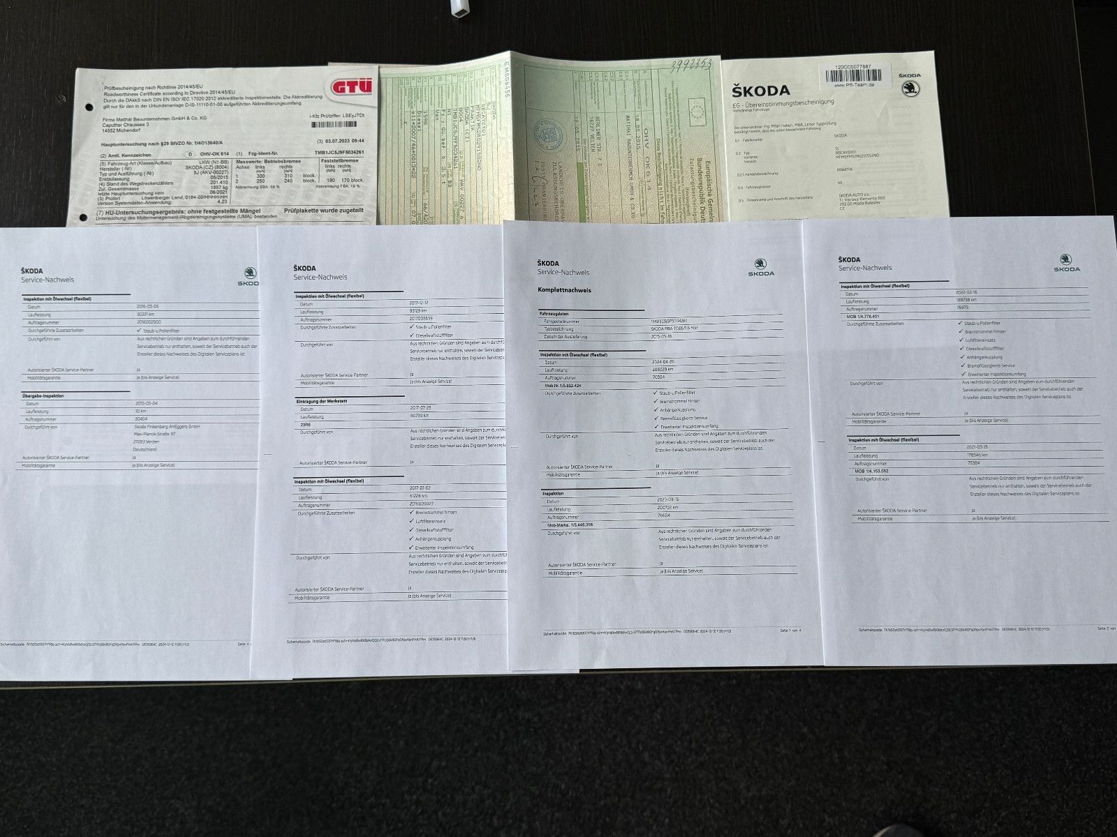 Fahrzeugabbildung SKODA Roomster Praktik 1.6 TDI 1.HAND SKODA SCHECKHEFT