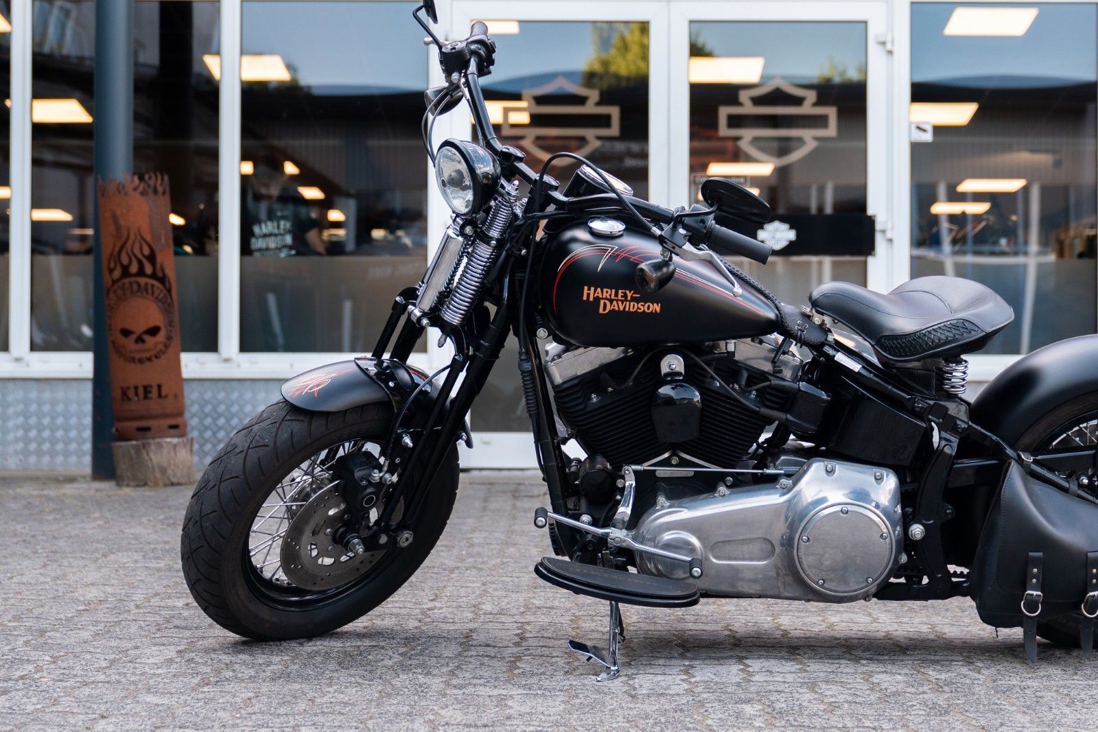 Fahrzeugabbildung Harley-Davidson FLSTSB Cross Bones 96 cui - Jekill - kurzes Heck