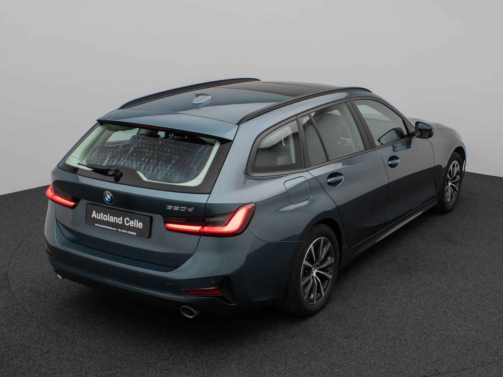 Fahrzeugabbildung BMW 320d Panorama DAB PDC Sitzhzg Geschwindigkeitsre