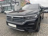 Volkswagen Touareg R-Line 4Motion 4.0TDI LEDER NAVI SHZ - Volkswagen Touareg: Geländewagen