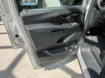 Mercedes eVito - 4