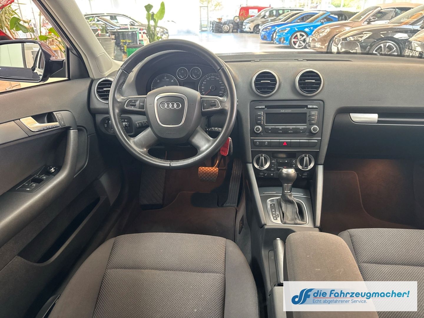 Fahrzeugabbildung Audi A3 Sportback 1.6 TDI Attraction Klimaautom SHZ