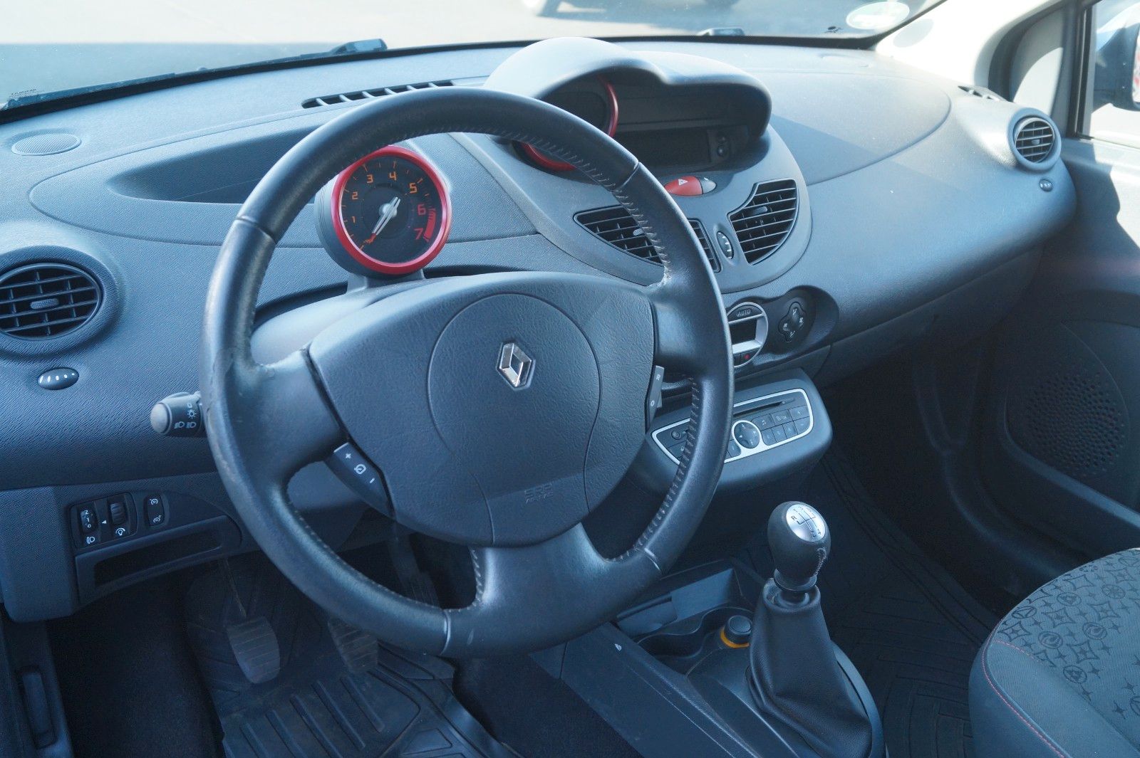 Fahrzeugabbildung Renault Twingo Rip Curl *TÜV, Inspektion + Garantie