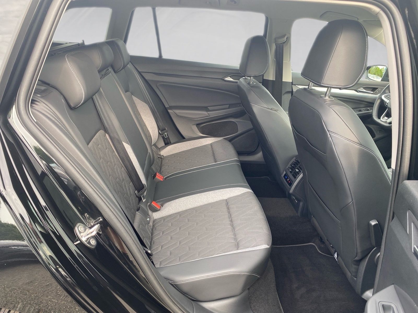 Volkswagen Golf - Bild 11