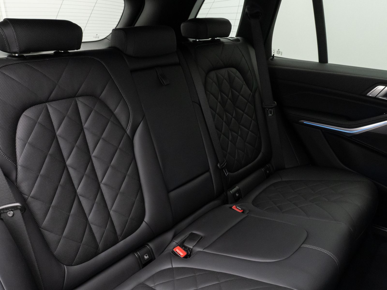 Fahrzeugabbildung BMW X5 xD45e M Sport 360°Laser HUD DAB HiFi Komfort