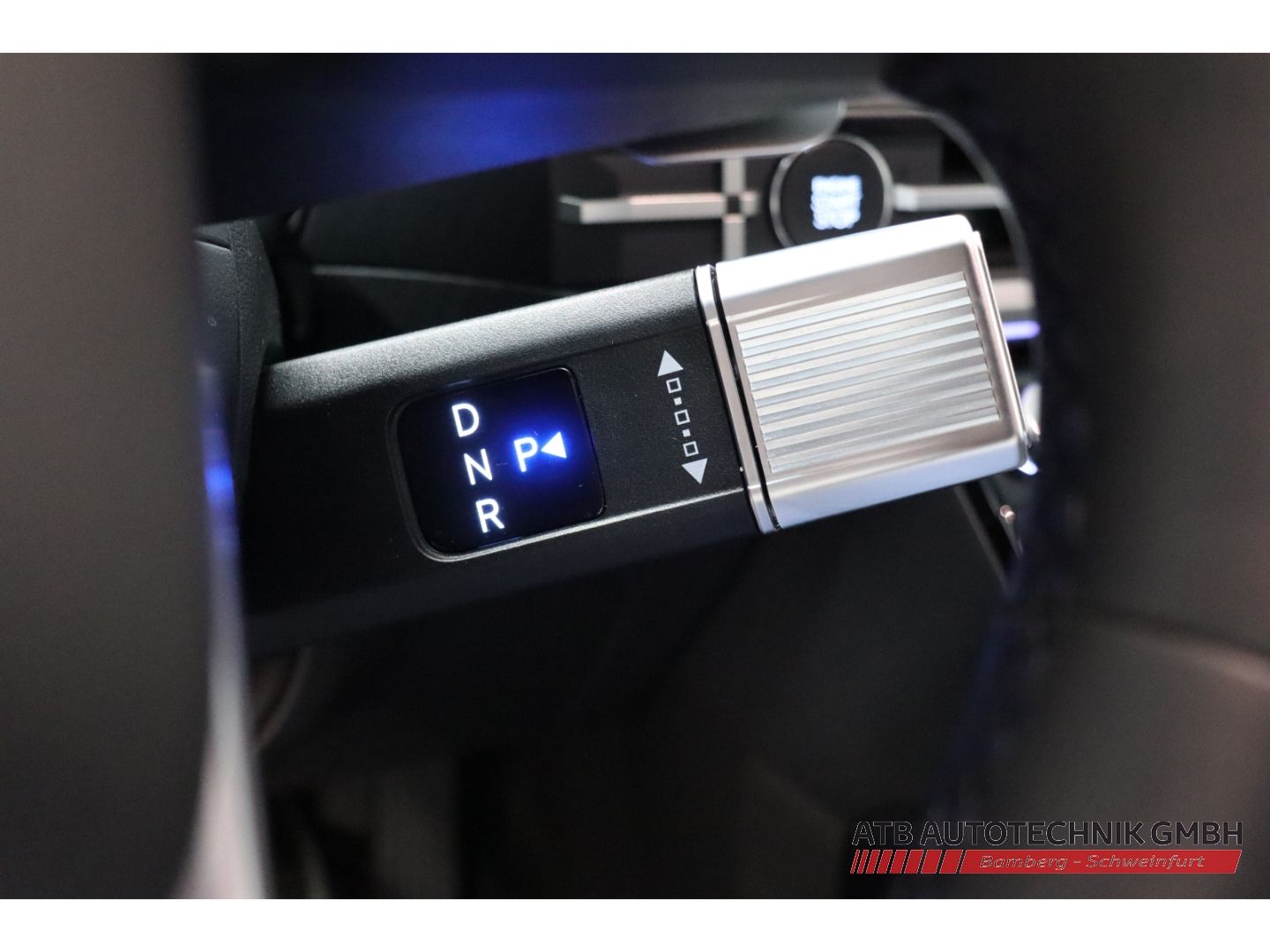 Fahrzeugabbildung Hyundai SANTA FE PHEV 1.6 T-GDI 4WD Signature Navi Leder