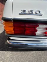 Mercedes-Benz W 123 als 250 mit Kilometerstand 39.000