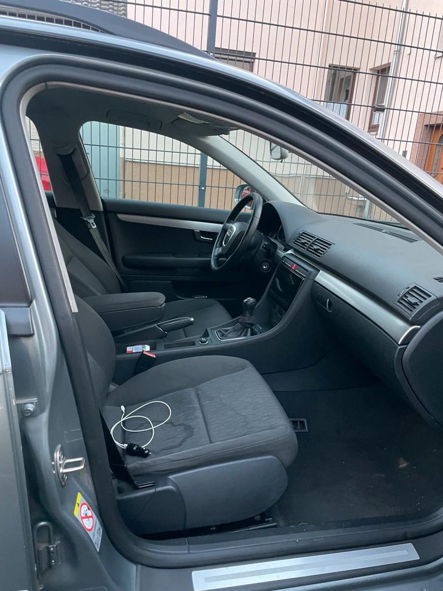 Audi A4 2007 — photo 13