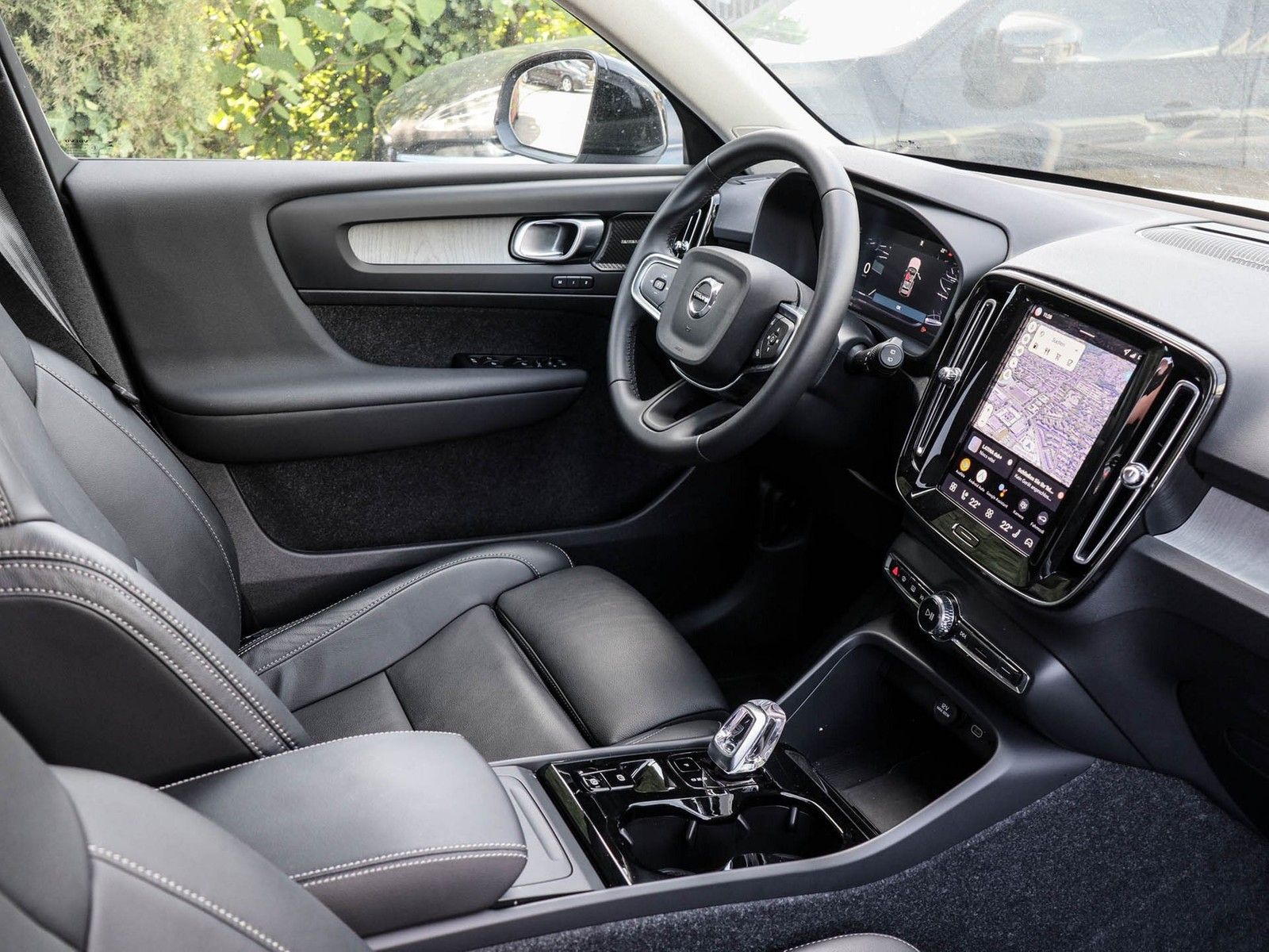 Volvo XC40 B3 Plus Dark Aut. Navi*PDC*LED imagem 3