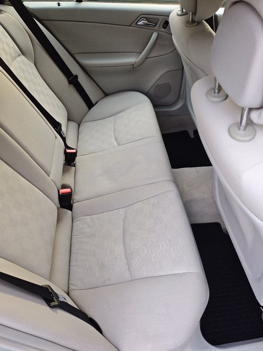Mercedes-Benz C200 2005 — photo 5