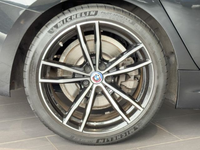 BMW 330 i M Sport+StandHZG+Laserlicht+Schiebedach foto 6