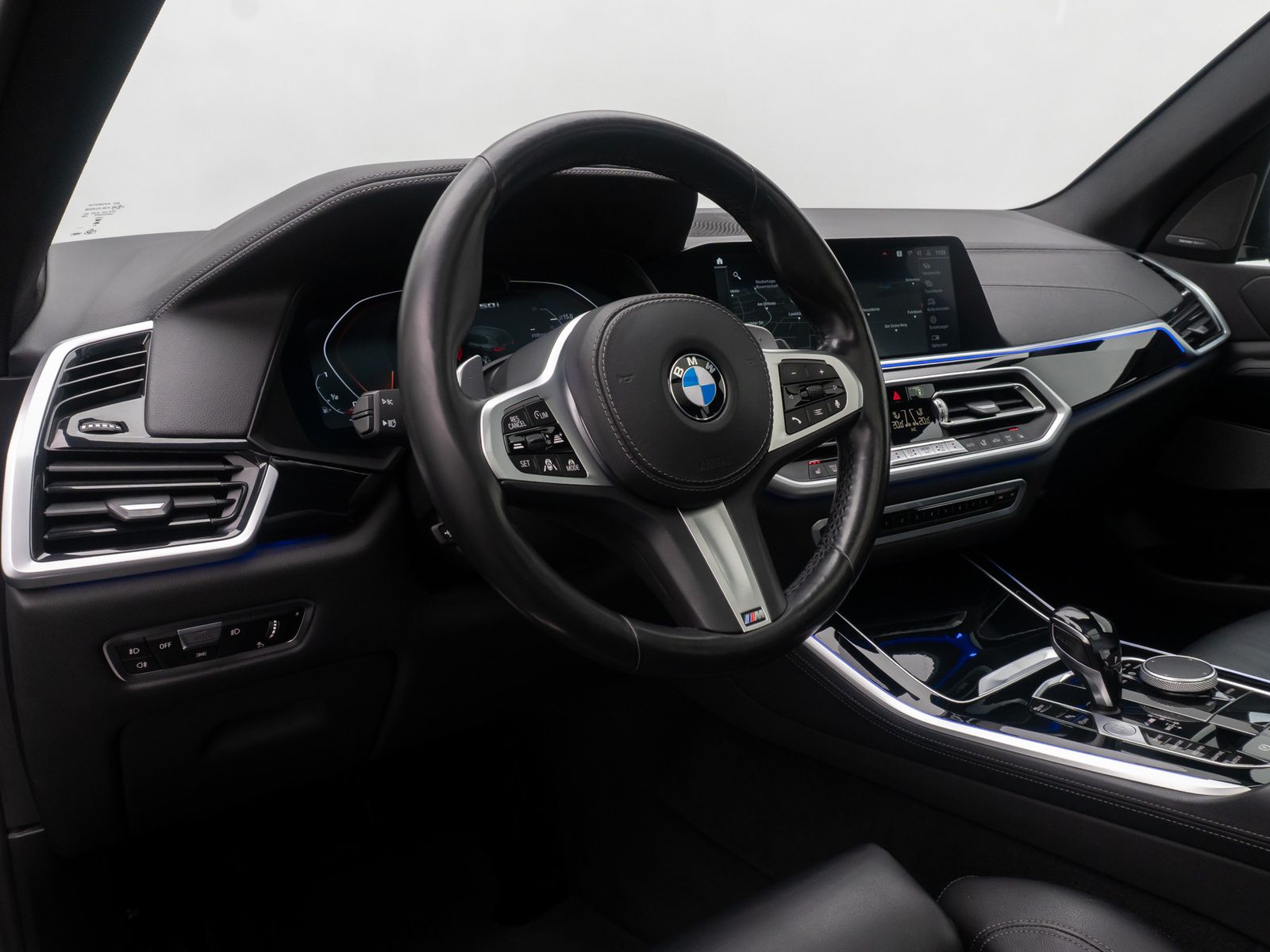 Fahrzeugabbildung BMW X5 M50i Panorama Laser Kamera HUD H/K AHK 22Zoll