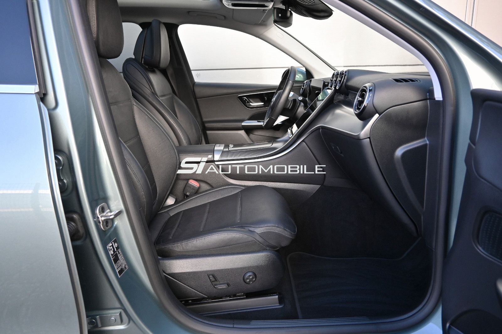 Fahrzeugabbildung Mercedes-Benz GLC 220 d 4MAT. °ACC°AHK°PANO°STANDHZ°DIGI LIGHT