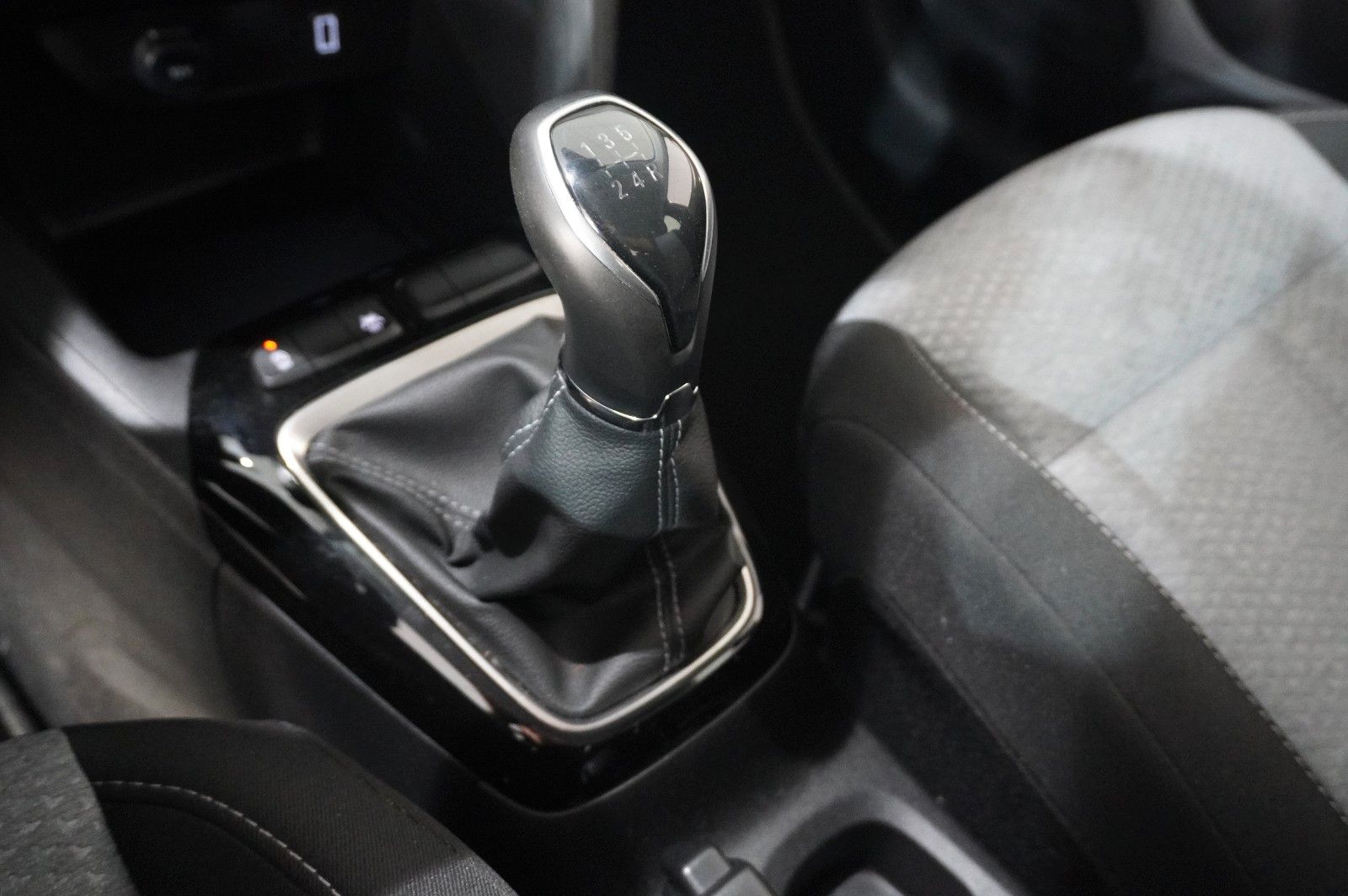 Fahrzeugabbildung Opel Corsa F 1.2 FACELIFT NAVI/LED/KAMERA/VIRTU./DAB+